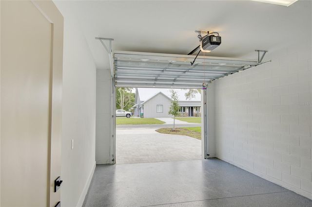 1316 E 9TH AVENUE, Mount Dora, FL 32757