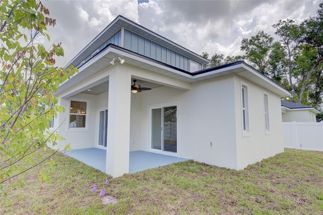 1316 E 9TH AVENUE, Mount Dora, FL 32757