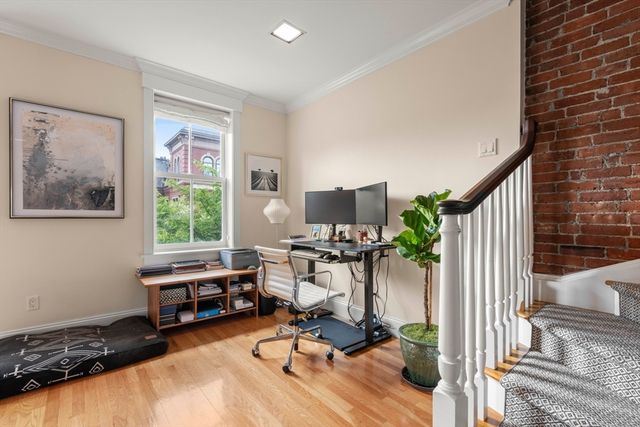 61 Dartmouth St 2, Boston, MA 02116