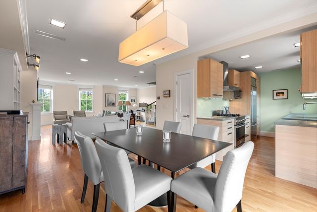 61 Dartmouth St 2, Boston, MA 02116
