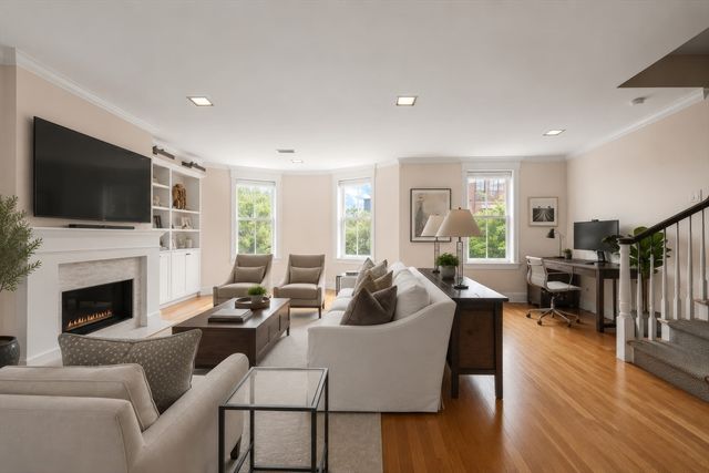 61 Dartmouth St 2, Boston, MA 02116