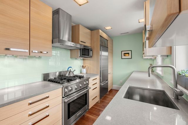 61 Dartmouth St 2, Boston, MA 02116