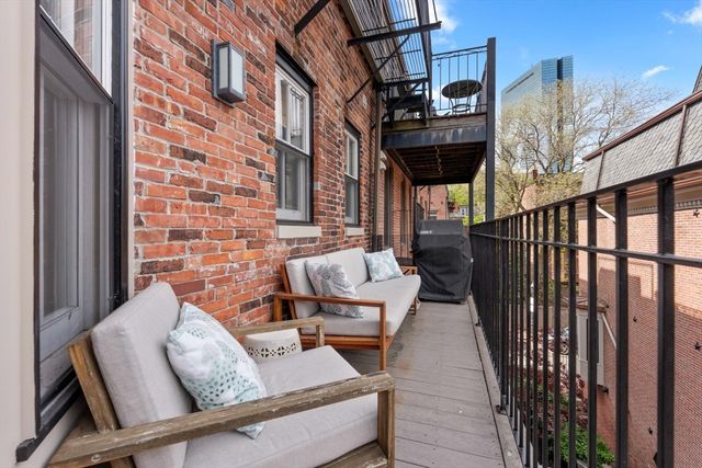 61 Dartmouth St 2, Boston, MA 02116