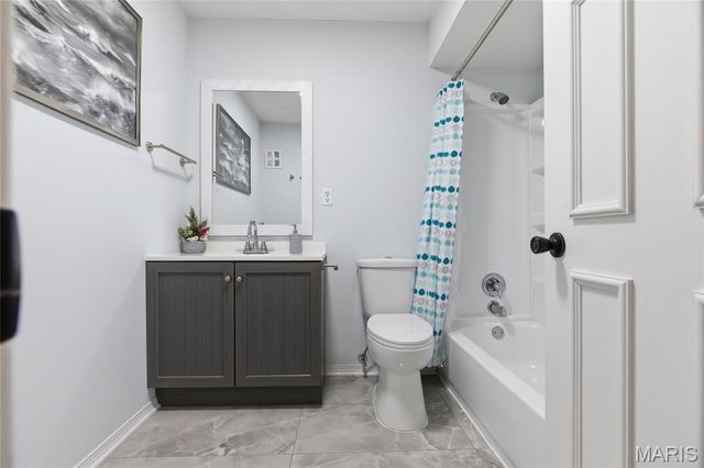 1051 Briarhurst Drive, Manchester, MO 63021