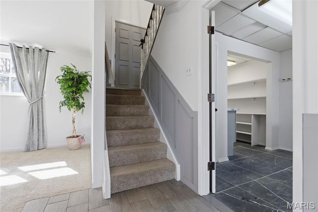 1051 Briarhurst Drive, Manchester, MO 63021