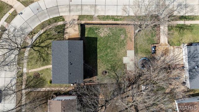 1051 Briarhurst Drive, Manchester, MO 63021