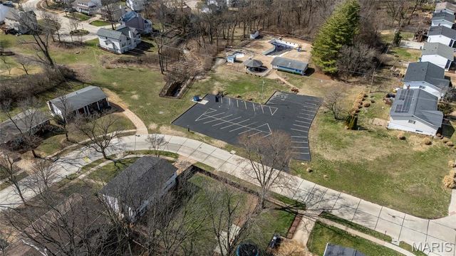 1051 Briarhurst Drive, Manchester, MO 63021