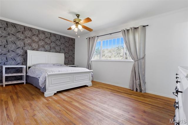 1051 Briarhurst Drive, Manchester, MO 63021