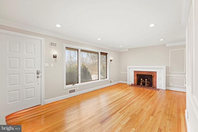 1600 OAKLAWN CT, Silver Spring, MD 20903