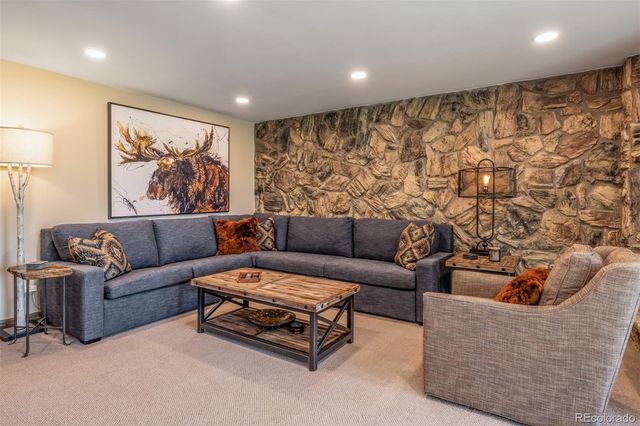 160 E La Bonte 102, Dillon, CO 80435