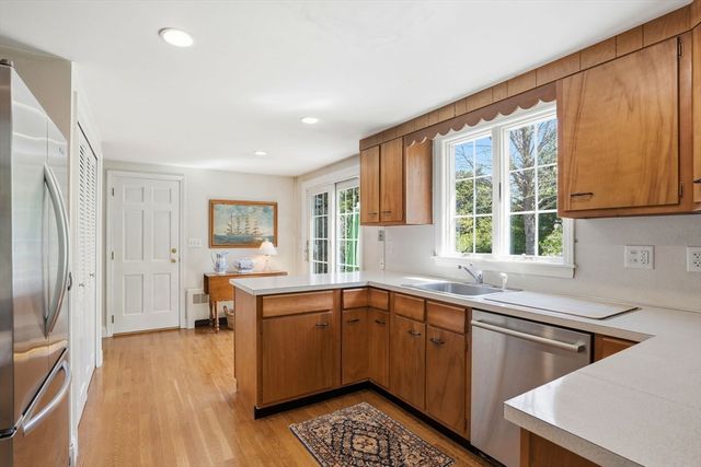 26 Camelot Rd, Yarmouth, MA 02675