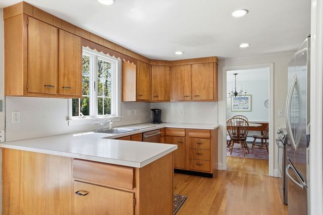 26 Camelot Rd, Yarmouth, MA 02675