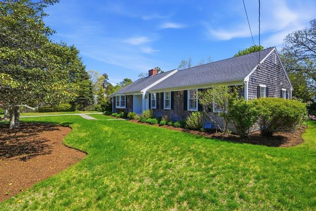 26 Camelot Rd, Yarmouth, MA 02675