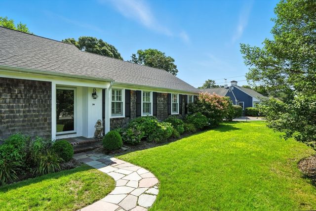 26 Camelot Rd, Yarmouth, MA 02675