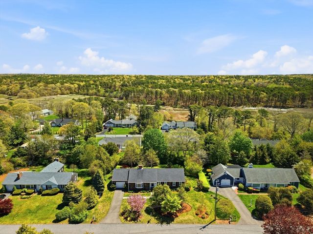 26 Camelot Rd, Yarmouth, MA 02675
