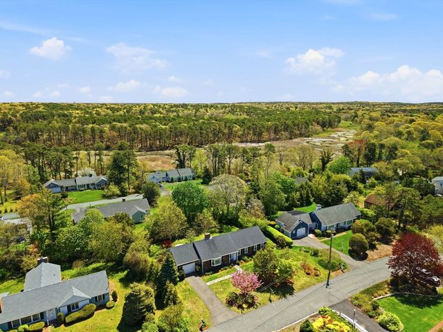 26 Camelot Rd, Yarmouth, MA 02675