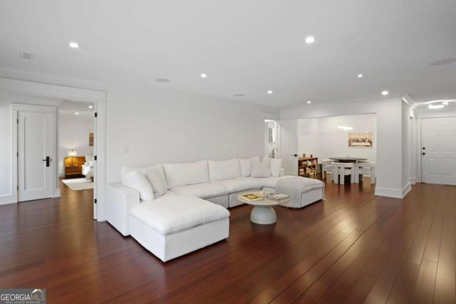 26304 Plantation Drive NE 304, Atlanta, GA 30324