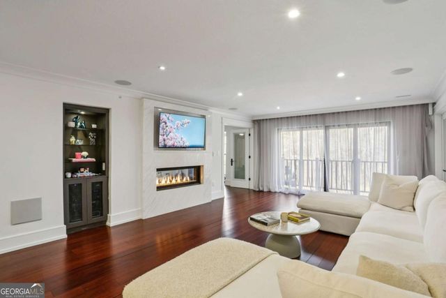 26304 Plantation Drive NE 304, Atlanta, GA 30324