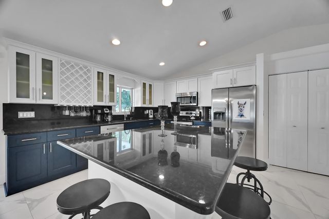 551 NW Grenada Street, Port St Lucie, FL 34983