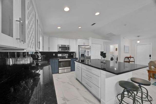 551 NW Grenada Street, Port St Lucie, FL 34983