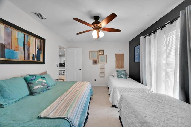 551 NW Grenada Street, Port St Lucie, FL 34983