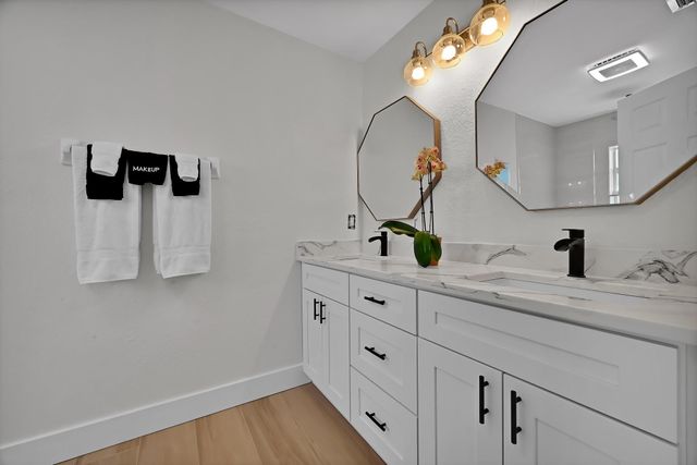 551 NW Grenada Street, Port St Lucie, FL 34983