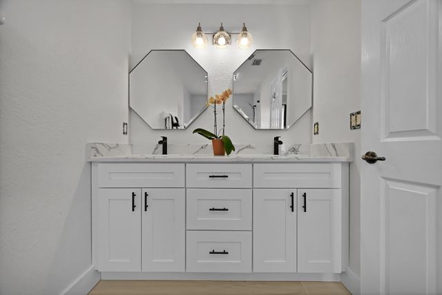 551 NW Grenada Street, Port St Lucie, FL 34983