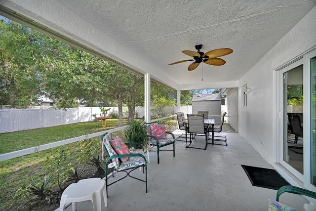 551 NW Grenada Street, Port St Lucie, FL 34983