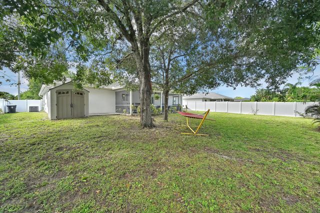 551 NW Grenada Street, Port St Lucie, FL 34983