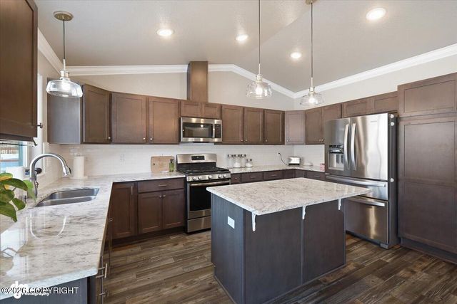 7425 E Sandstone Drive, Wasilla, AK 99654