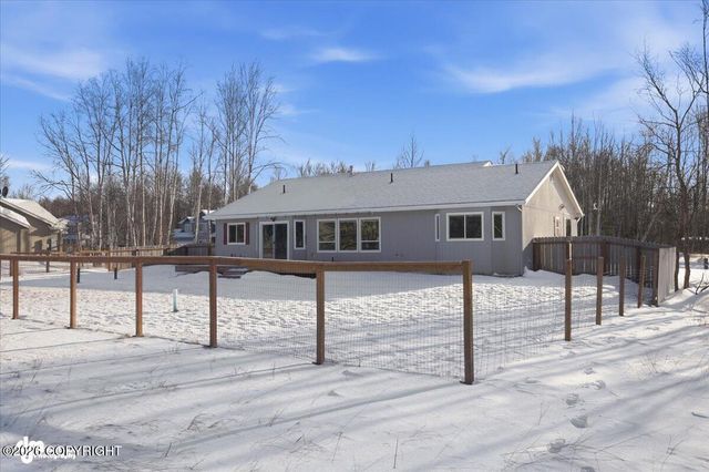 7425 E Sandstone Drive, Wasilla, AK 99654