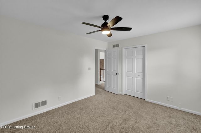 3704 Hunsinger Ln, Louisville, KY 40220