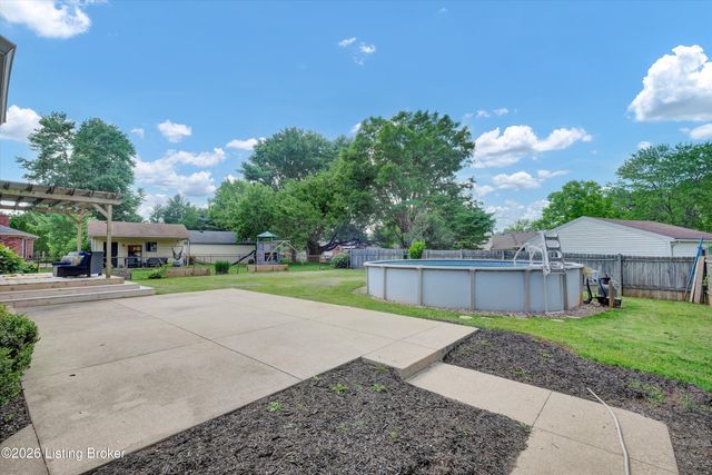 3704 Hunsinger Ln, Louisville, KY 40220