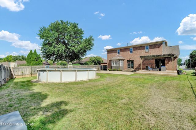 3704 Hunsinger Ln, Louisville, KY 40220
