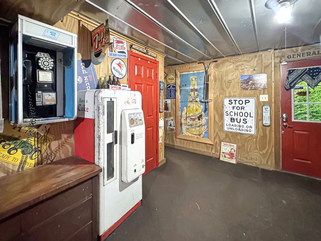785 Old Highway 79, Dover, TN 37058