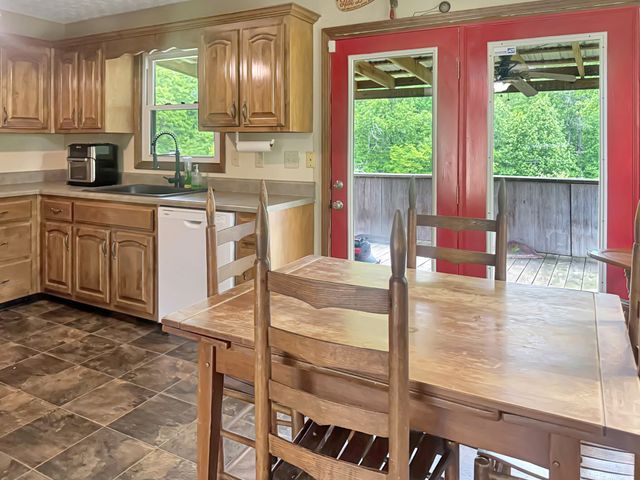 785 Old Highway 79, Dover, TN 37058