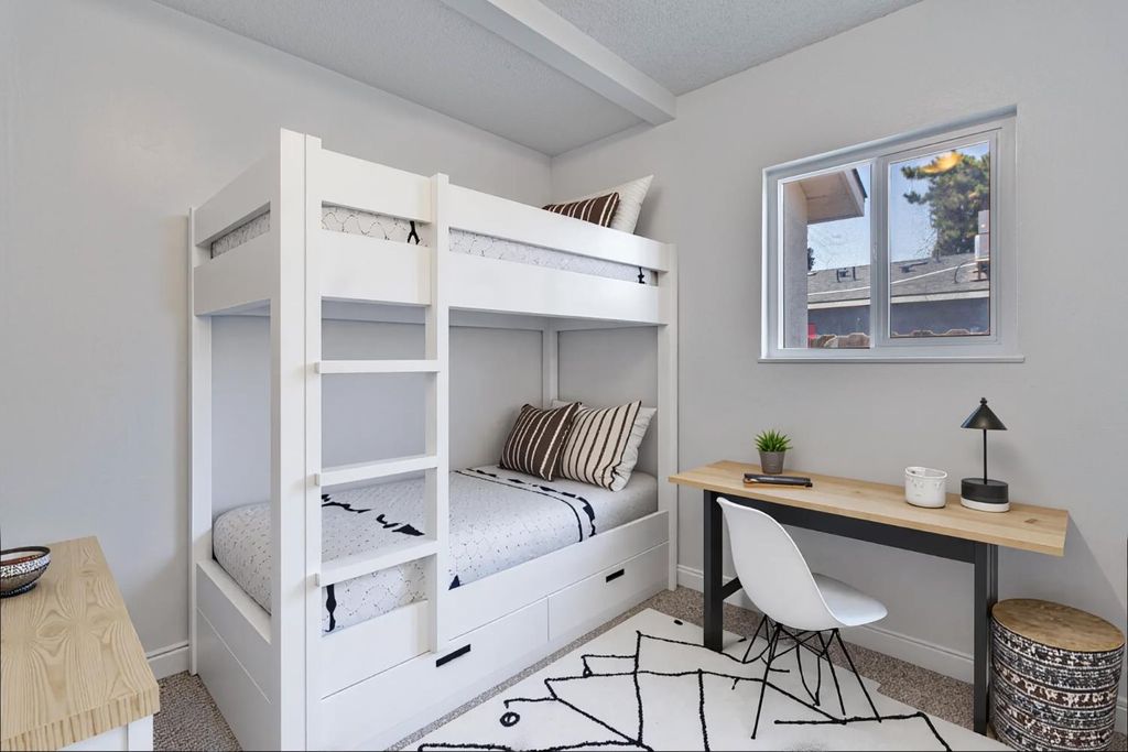 Image 10 of property listing at 4774 Hammond, Fresno, CA 93702