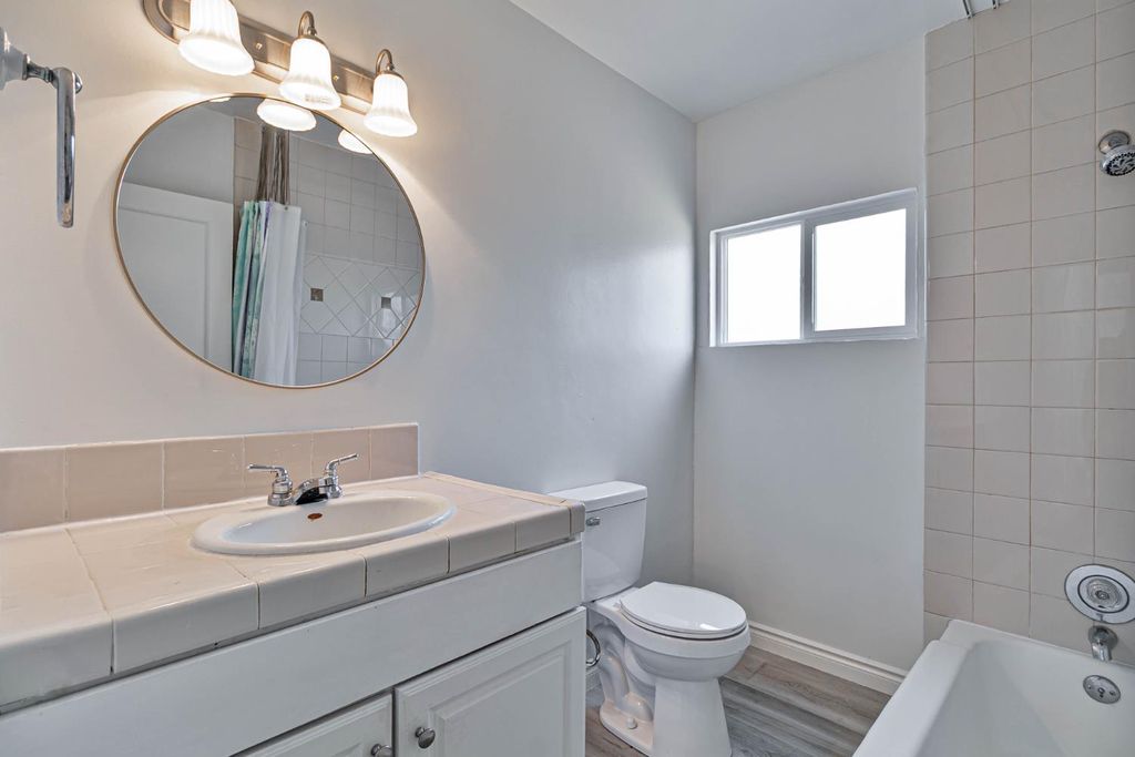 Image 12 of property listing at 4774 Hammond, Fresno, CA 93702