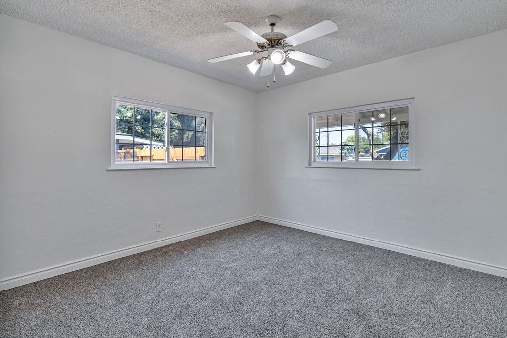 Image 14 of property listing at 4774 Hammond, Fresno, CA 93702