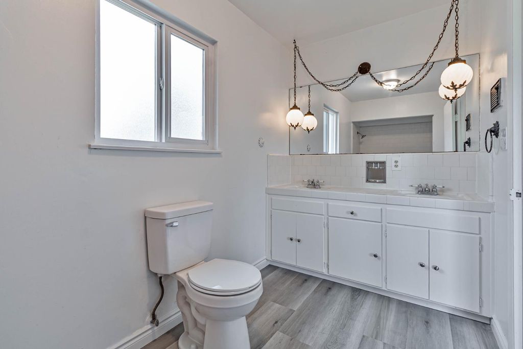 Image 17 of property listing at 4774 Hammond, Fresno, CA 93702