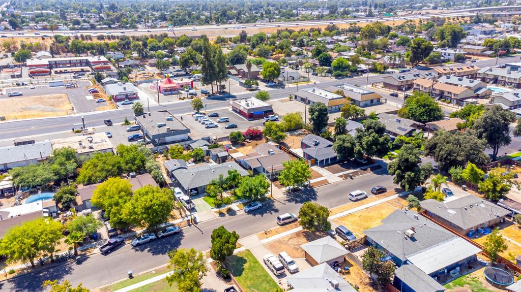 Image 22 of property listing at 4774 Hammond, Fresno, CA 93702