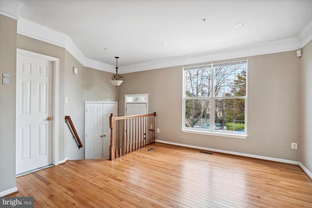 25404 UPPER CLUBHOUSE DR, Chantilly, VA 20152