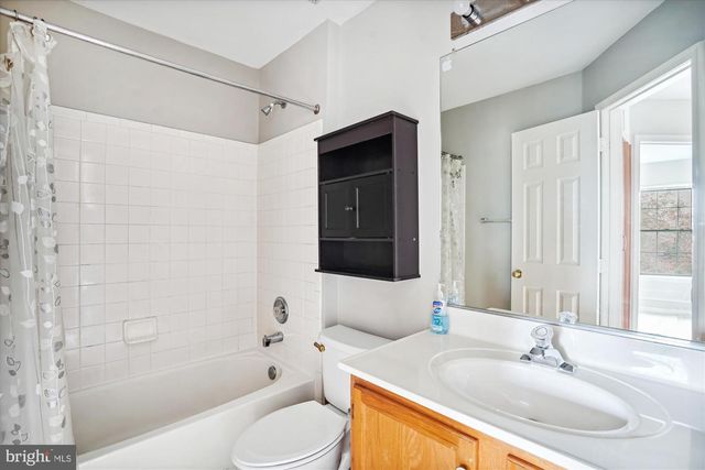 25404 UPPER CLUBHOUSE DR, Chantilly, VA 20152