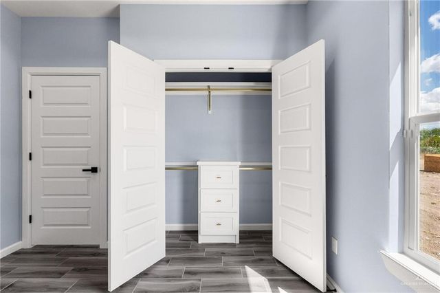 2401 Via Roma Lane, Weslaco, TX 78596