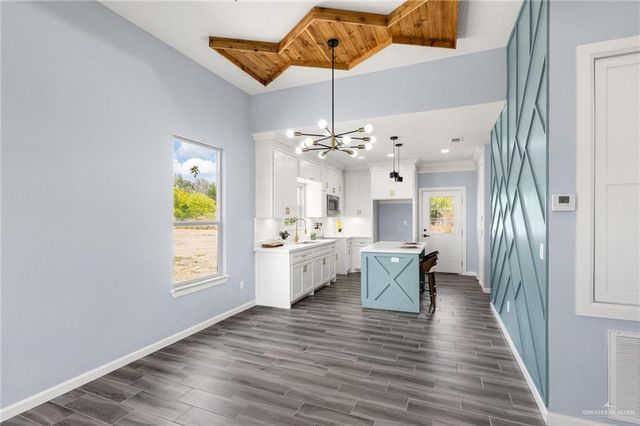 2401 Via Roma Lane, Weslaco, TX 78596