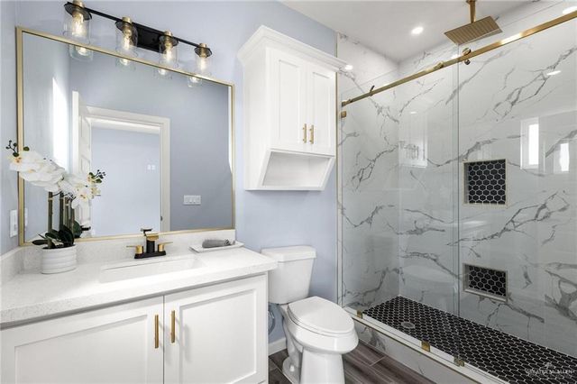 2401 Via Roma Lane, Weslaco, TX 78596