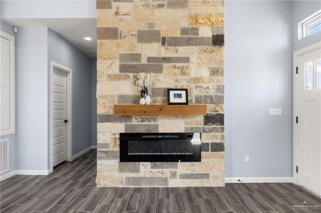 2401 Via Roma Lane, Weslaco, TX 78596