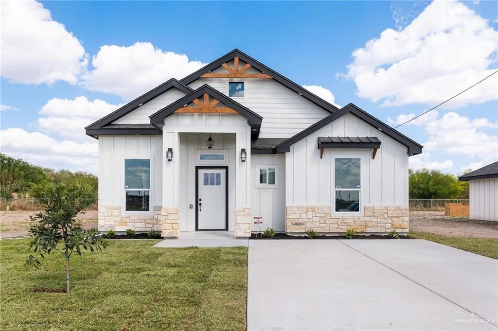 2401 Via Roma Lane, Weslaco, TX 78596