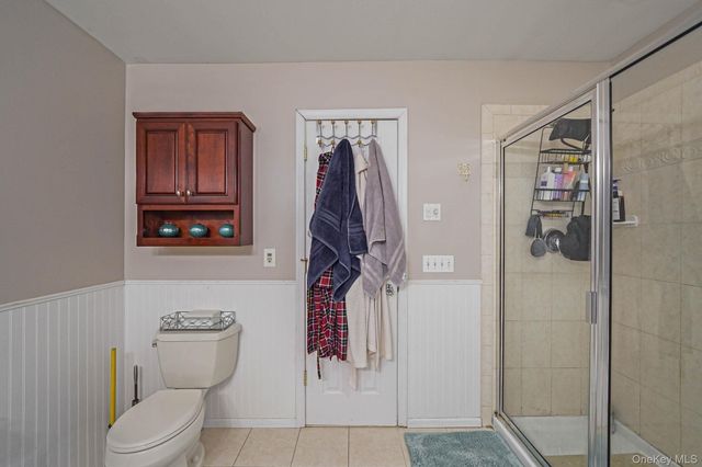 9 Paddock Lane, Medford, NY 11763