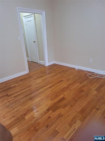 527 34th 29, Union City, NJ 07087